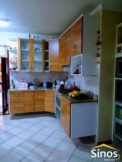 Bela casa, no centro de Lomba Grande  