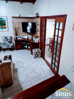 Bela casa, no centro de Lomba Grande  