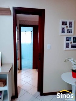 Bela casa, no centro de Lomba Grande  