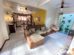 Casa de dois dormitórios no bairro Rio Branco  