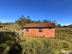 Sítio de 2,75 hectares com dois açudes 