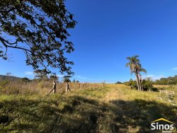 Sítio de 2,75 hectares com dois açudes 