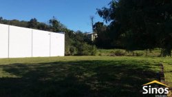 Amplo terreno de esquina 