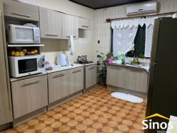 Casa com três dormitórios de 160 m² 
