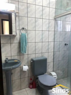 Casa com excelente localização em Lomba Grande 
