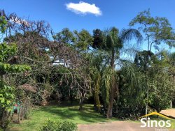 Casa com excelente localização em Lomba Grande 