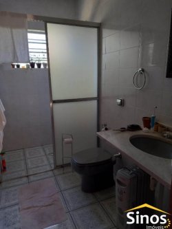 Sobrado com 02 dormitórios no centro 