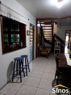 Sobrado em ótima localização, com quatro dormitórios 