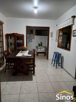 Sobrado em ótima localização, com quatro dormitórios 
