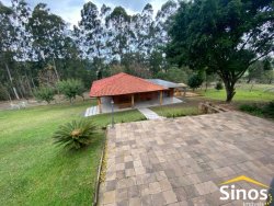 Belo sítio de 3,1 hectares na região central de Lomba Grande 