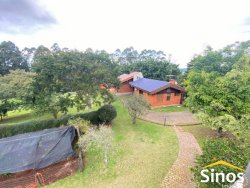 Belo sítio de 3,1 hectares na região central de Lomba Grande 