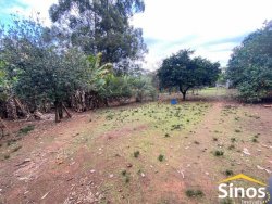 Belo sítio de 3,1 hectares na região central de Lomba Grande 
