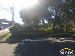 Terreno de esquina, com 336,4 m² 