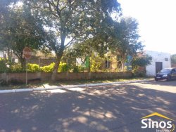Terreno de esquina, com 336,4 m² 