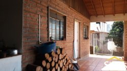 Casa mista no Bairro Ideal 