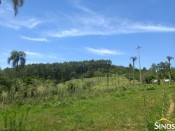 Sítio de 17,2 hectares em Lomba Grande 