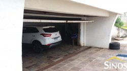 Casa com prédio comercial no Bairro Santo Afonso 