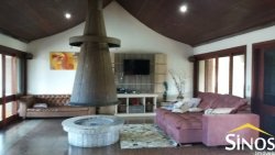 Casa com prédio comercial no Bairro Santo Afonso 