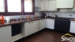 Casa com prédio comercial no Bairro Santo Afonso 