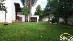 Casa com prédio comercial no Bairro Santo Afonso 