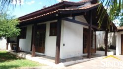 Casa com prédio comercial no Bairro Santo Afonso 