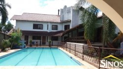 Casa com prédio comercial no Bairro Santo Afonso 