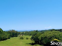 Sítio de 7,3 hectares na área Central de Lomba Grande 