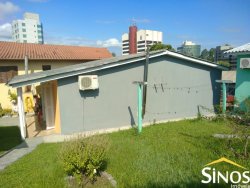 Casas com ponto comercial na Guia Lopes 
