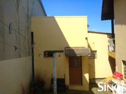Casas com ponto comercial na Guia Lopes 