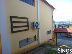 Casas com ponto comercial na Guia Lopes 
