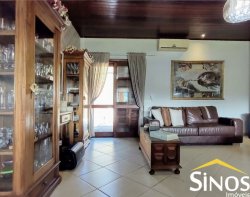 Casa em Condomínio Fechado na Lomba Grande 