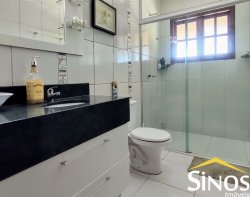 Casa em Condomínio Fechado na Lomba Grande 