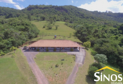 Casa em Condomínio Fechado na Lomba Grande 