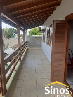 Sobrado com sala comercial no bairro Santo Afonso 