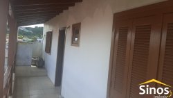 Sobrado com sala comercial no bairro Santo Afonso 