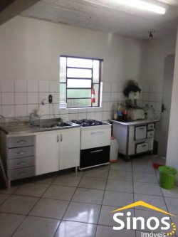 Sobrado com 03 dormitórios no bairro Vicentina 