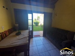Casa com 03 dormitórios no bairro Celeste 