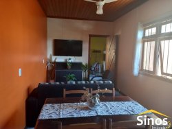 Casa com 03 dormitórios no bairro Celeste 