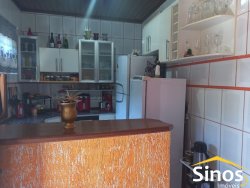 Casa com 03 dormitórios no bairro Celeste 