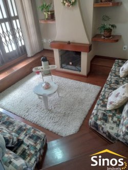Casa com 3 dormitórios e 1 suíte no bairro Jardim Mauá 