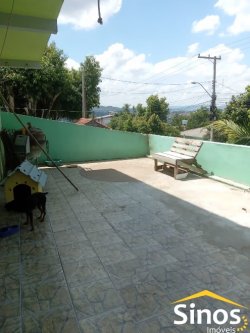 Sobrado com 02 dormitórios no bairro Canudos 