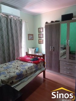 Sobrado com 02 dormitórios no bairro Canudos 