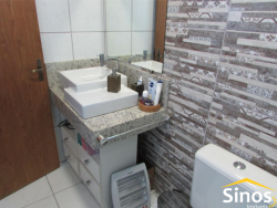 Casa com 03 dormitórios e 01 suíte, 1km do hospital da UNIMED 