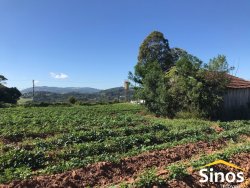 Sítio de 1,7 hectares na área central de Lomba Grande 