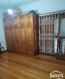 Sobrado de 03 pisos no bairro Jardim Mauá 