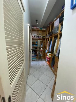 Casa com salas comerciais no bairro Ideal 