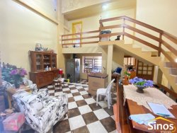 Casa com salas comerciais no bairro Ideal 