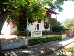 Sobrado comercial com 03 dormitórios no bairro Pinheiro 