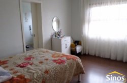 Sobrado comercial com 03 dormitórios no bairro Pinheiro 