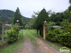 Sítio com 02 casas em ótima localização em Lomba Grande 